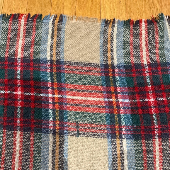 ModCloth Blanket Scarf Oversized Square Plaid Tartan Scarf - Picture 9 of 9
